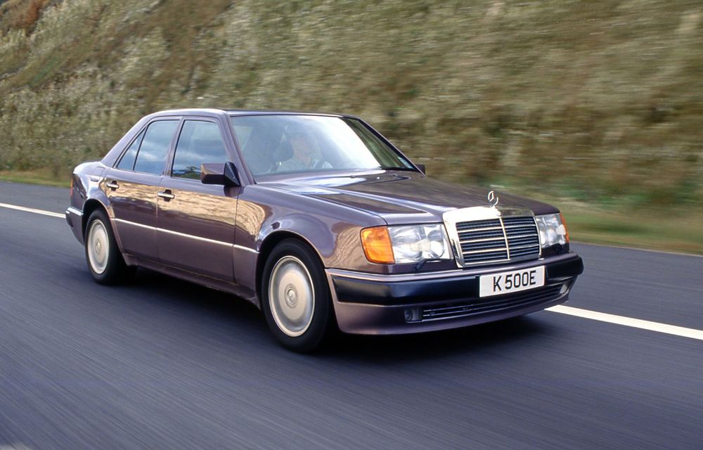 În urmă cu 30 de ani, Mercedes-Benz și Porsche și-au unit forțele pentru a crea celebrul sedan 500 E - Poza 1