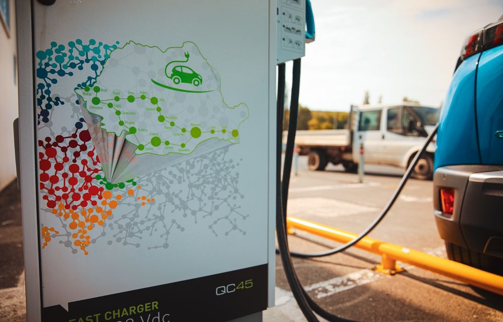Energia bună pentru mașinile electrice din „Aventour la feminin”, asigurată de Renovatio e-charge - Poza 12