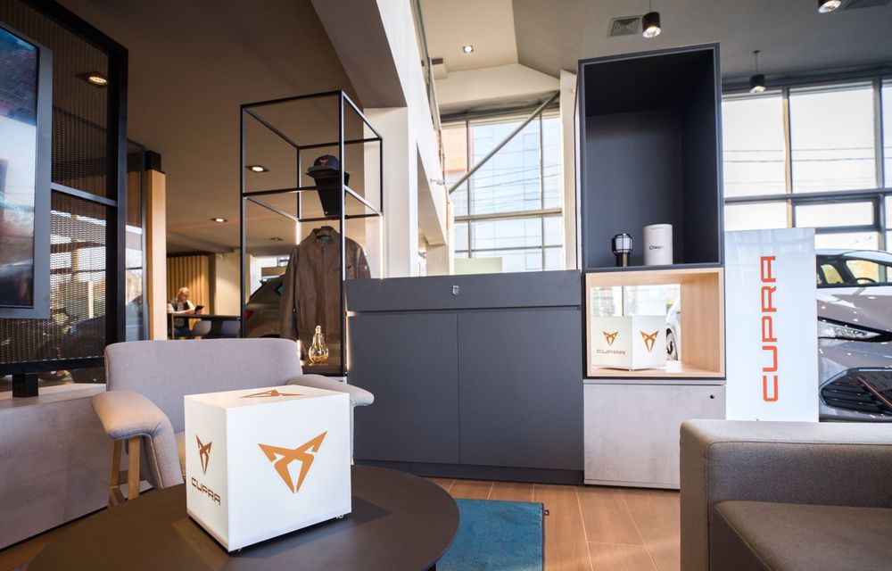 Primul Cupra Garage a fost inaugurat în România: showroom și service dedicat - Poza 4